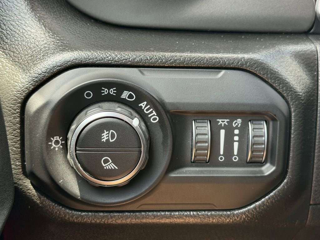 Used 2022 Jeep Gladiator Sport AWD/4WD image 29
