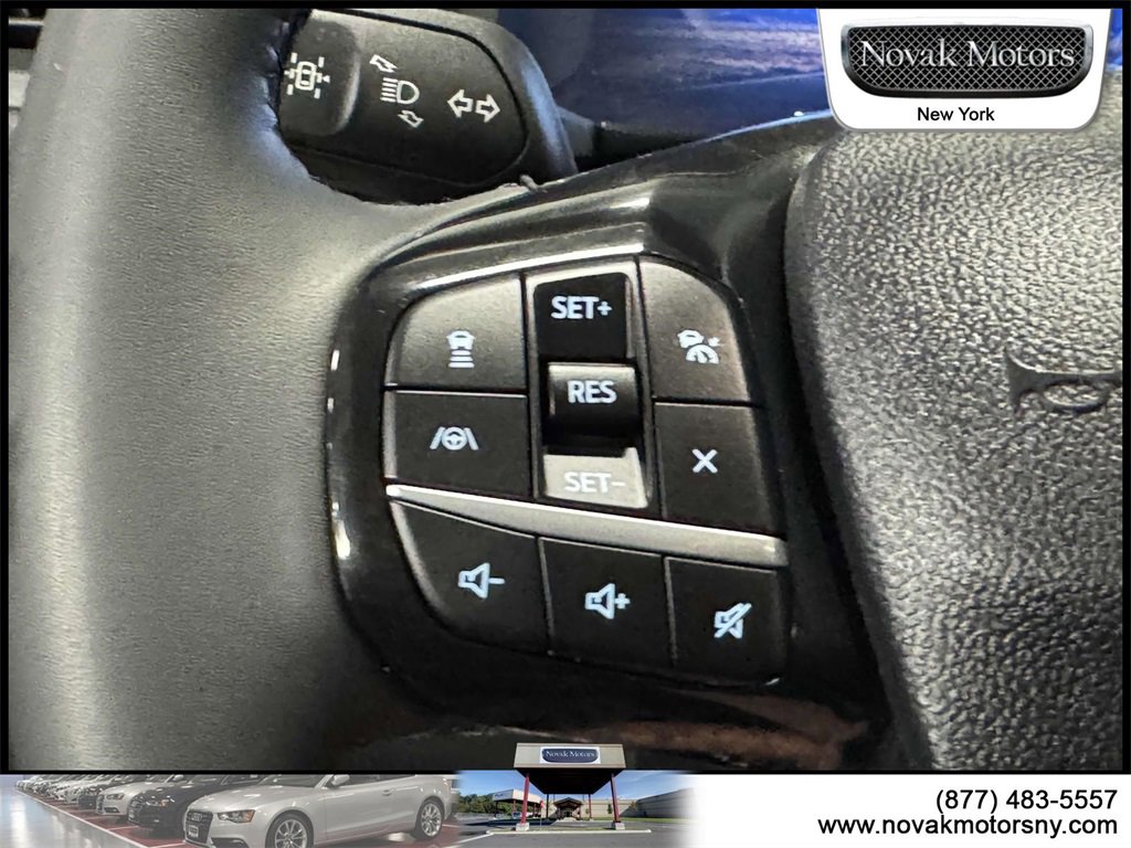 Used 2022 Ford Escape Titanium image 17