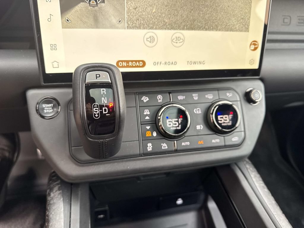 Certified 2026 Land Rover Defender 110 OCTA AWD/4WD image 26