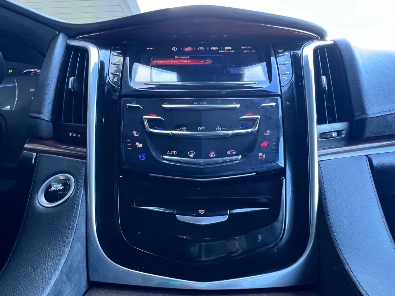Used 2020 Cadillac Escalade Luxury AWD/4WD image 23