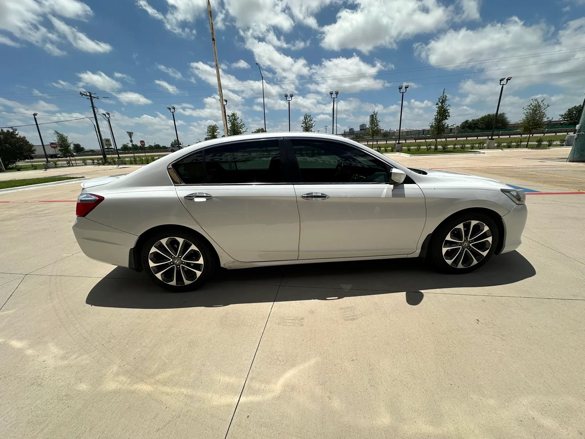 Used 2015 Honda Accord Sport image 6