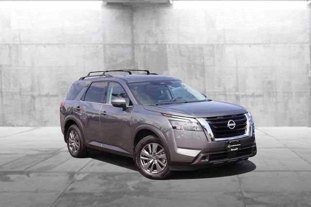 Certified 2025 Nissan Pathfinder SV w/ SV Premium Package FWD image 2