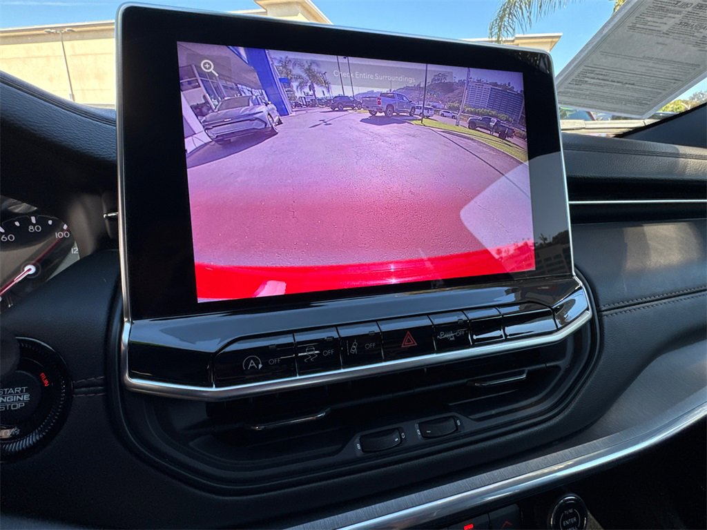 Used 2023 Jeep Compass Limited image 30