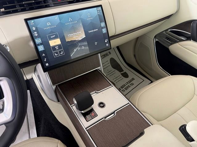 New 2025 Land Rover Range Rover SE image 38