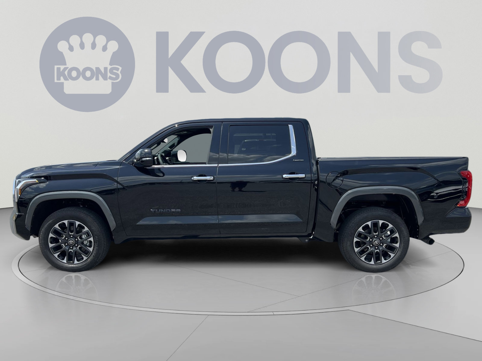 Used 2026 Toyota Tundra Limited AWD/4WD image 2