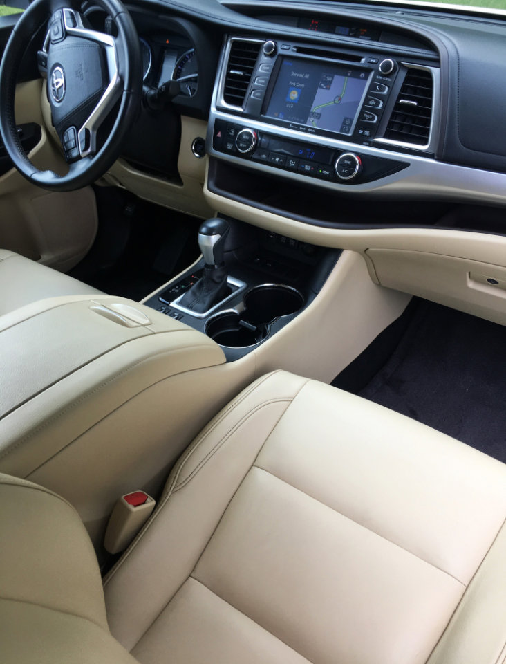 Used 2017 Toyota Highlander XLE image 18