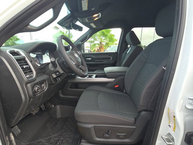 New 2027 RAM 3500 Big Horn AWD/4WD image 8