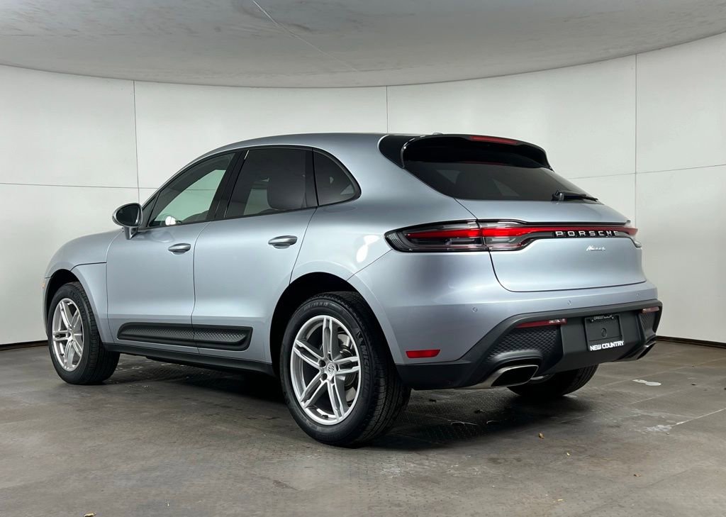 Certified 2025 Porsche Macan image 3