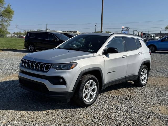 Used 2024 Jeep Compass Latitude AWD/4WD image 25