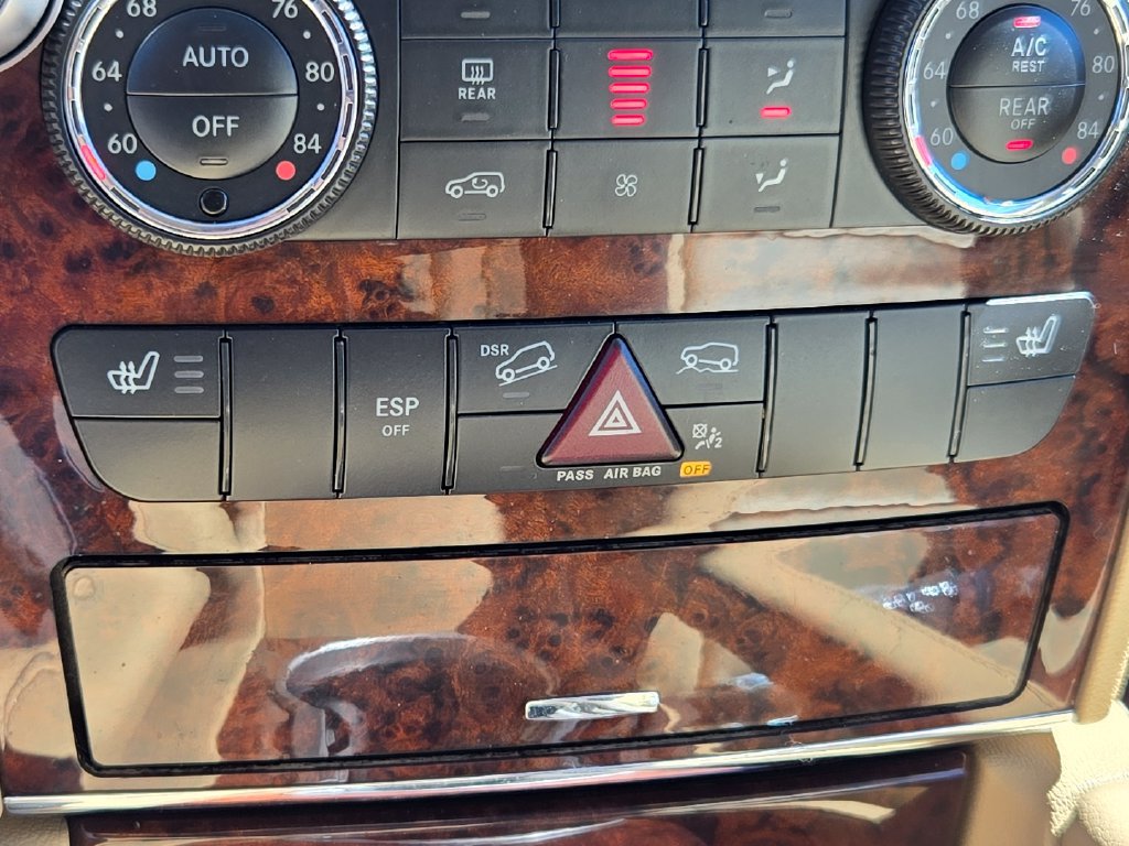 Used 2010 Mercedes-Benz ML 350 BlueTEC 4MATIC image 28
