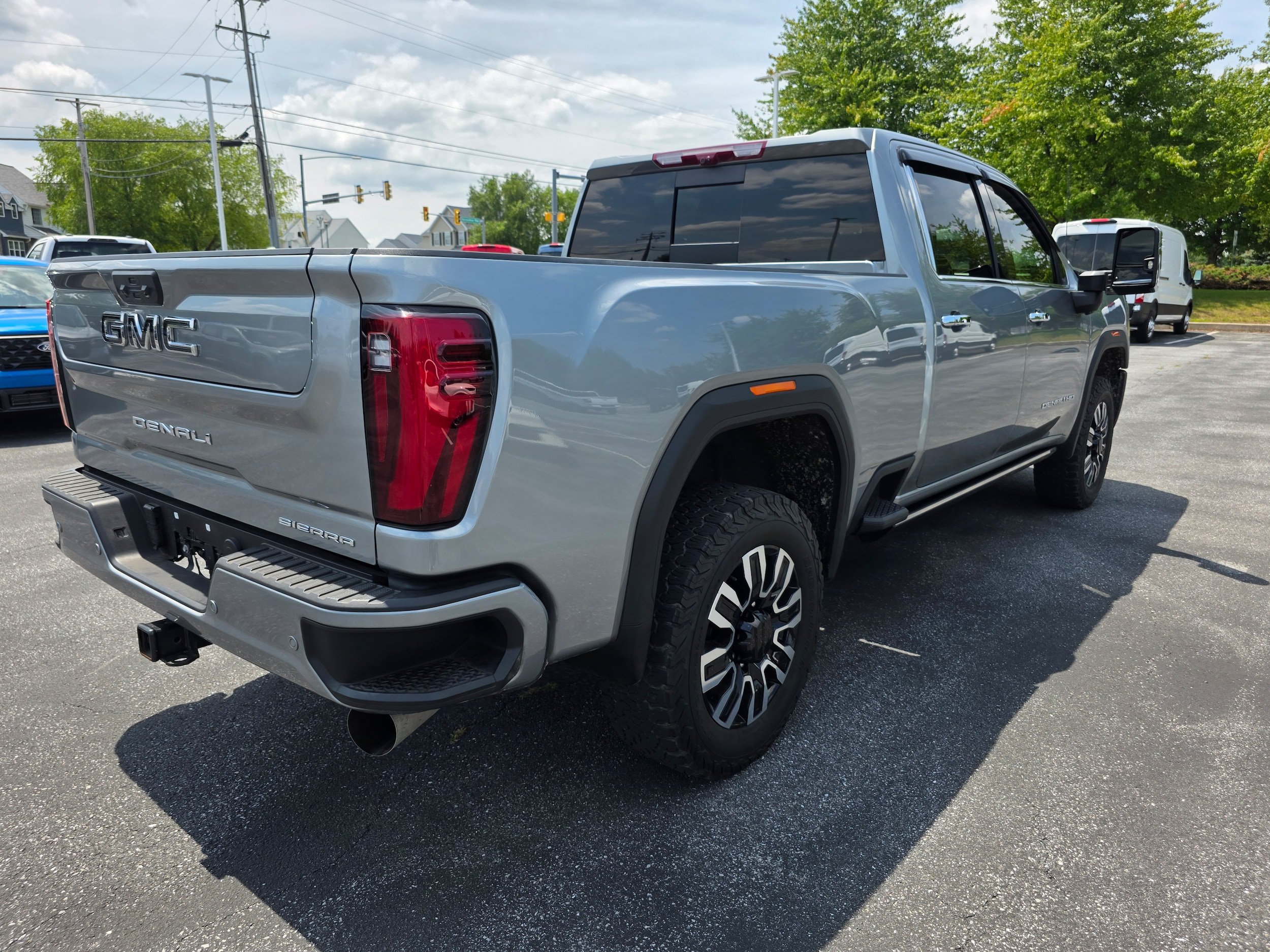 Used 2024 GMC Sierra 2500 Denali Ultimate AWD/4WD image 5