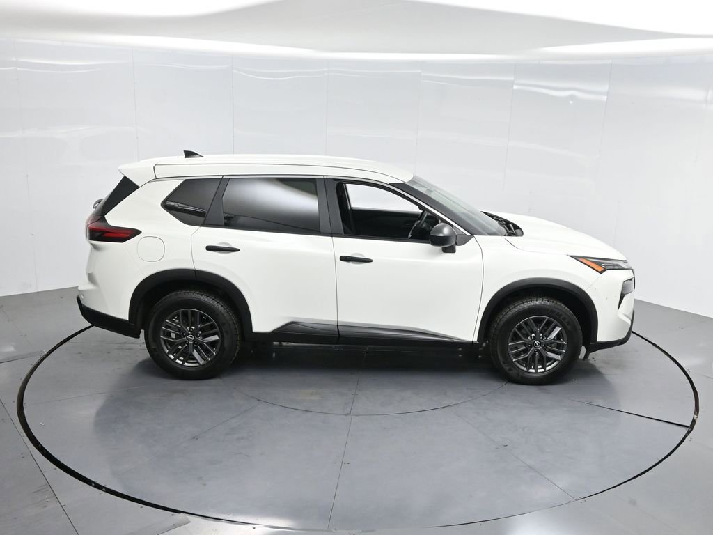 Used 2024 Nissan Rogue S image 54