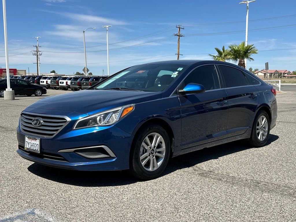 Used 2017 Hyundai Sonata SE image 2