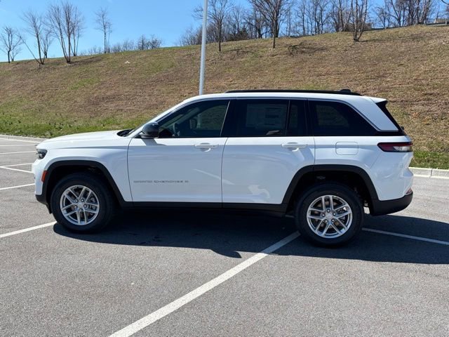 New 2026 Jeep Grand Cherokee Laredo AWD/4WD image 2