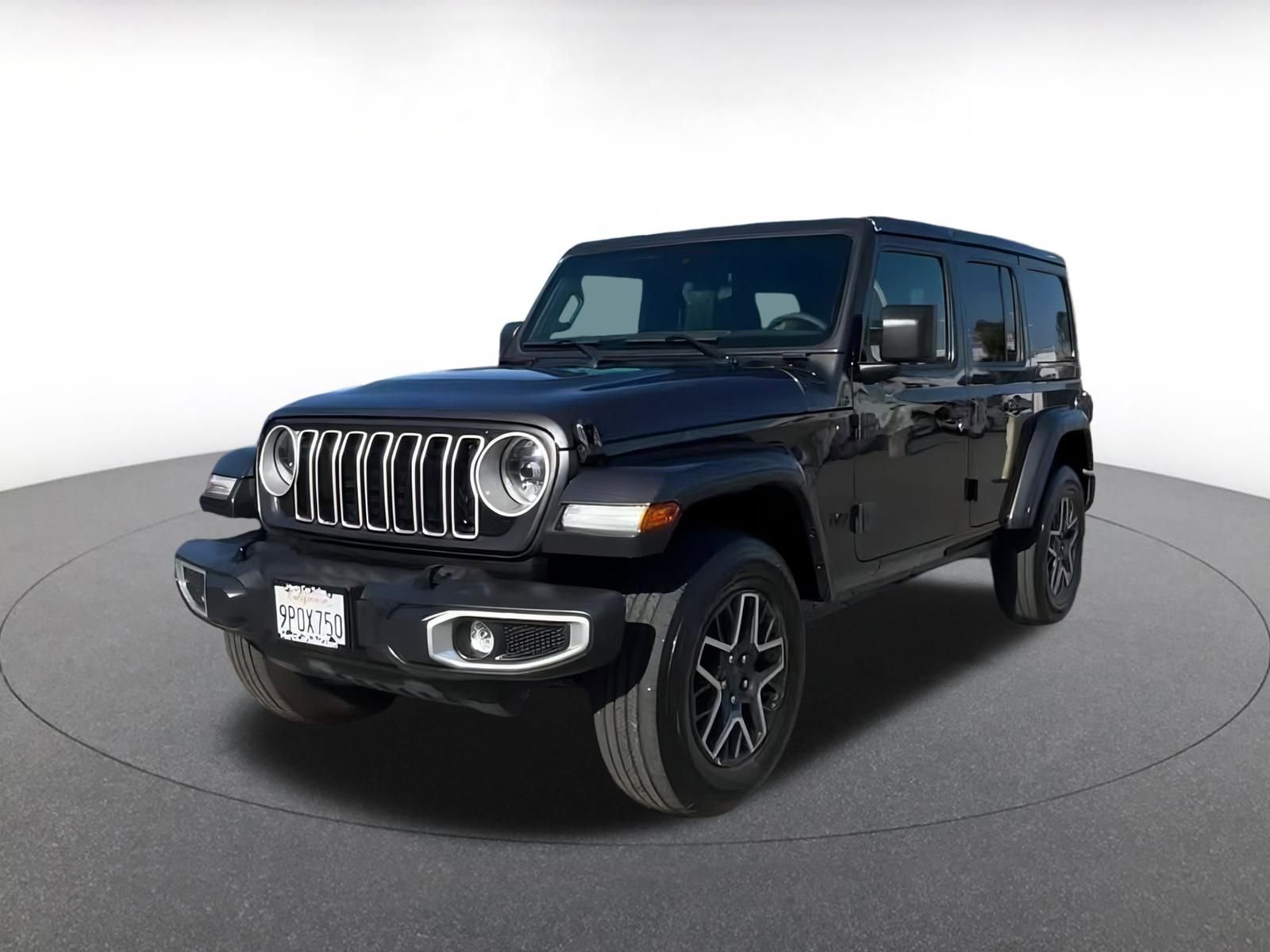 Used 2025 Jeep Wrangler Sahara image 12