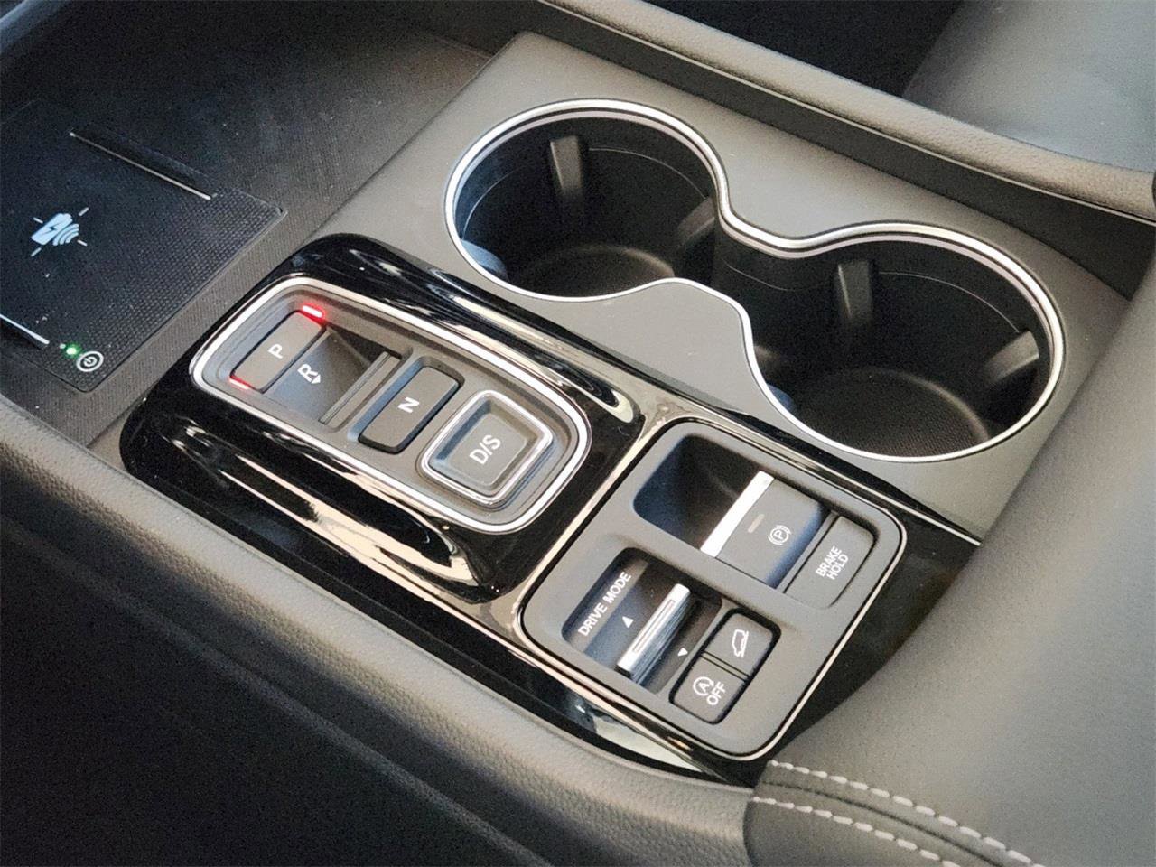 New 2025 Honda Pilot Touring image 16