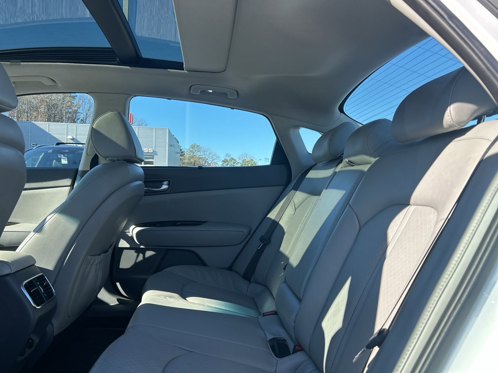 Used 2016 Kia Optima EX w/ Premium Package image 9