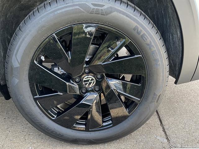 New 2026 Volkswagen Atlas SE image 11