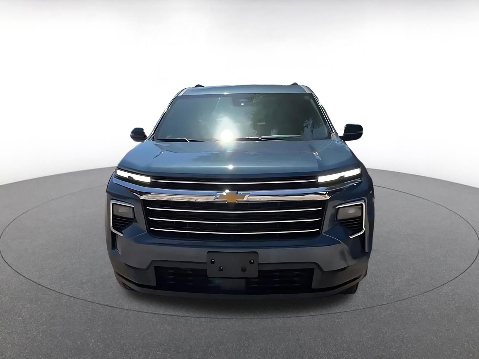 Used 2025 Chevrolet Traverse LT AWD/4WD image 3