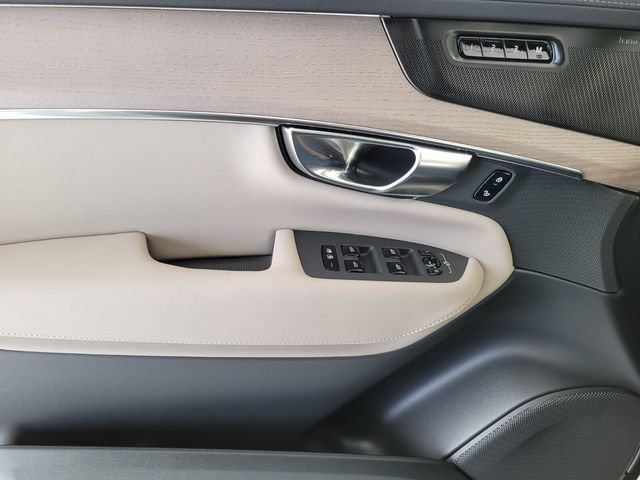 New 2026 Volvo XC90 B6 Ultra w/ Protection Package AWD/4WD image 27