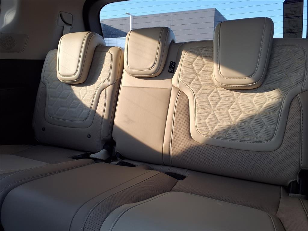 New 2026 Nissan Armada Platinum image 14