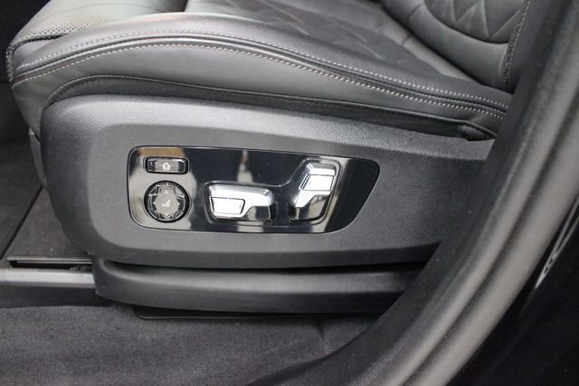 Used 2025 BMW X5 xDrive40i w/ Climate Comfort Package image 33
