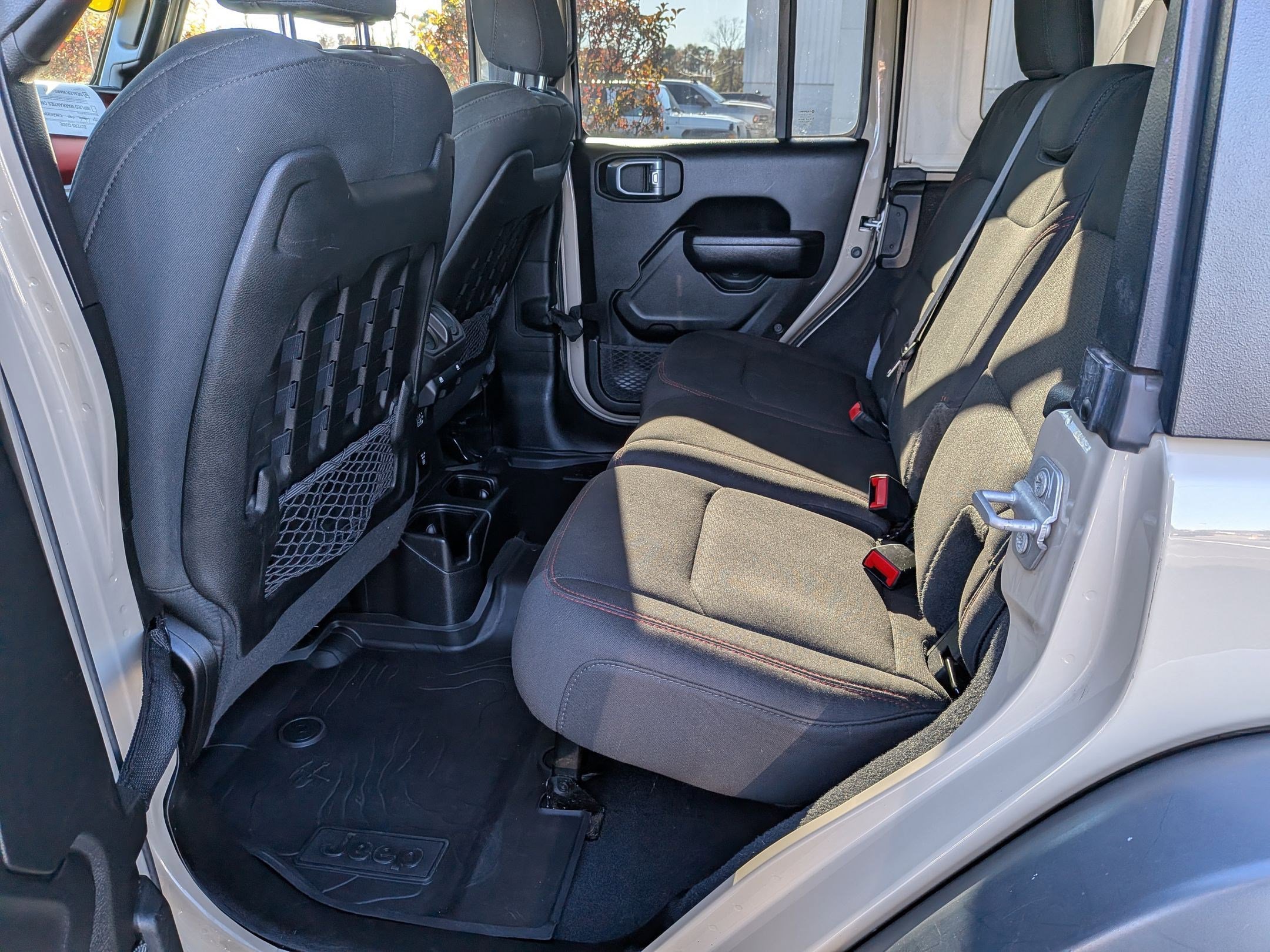 Used 2022 Jeep Wrangler Unlimited Rubicon image 26