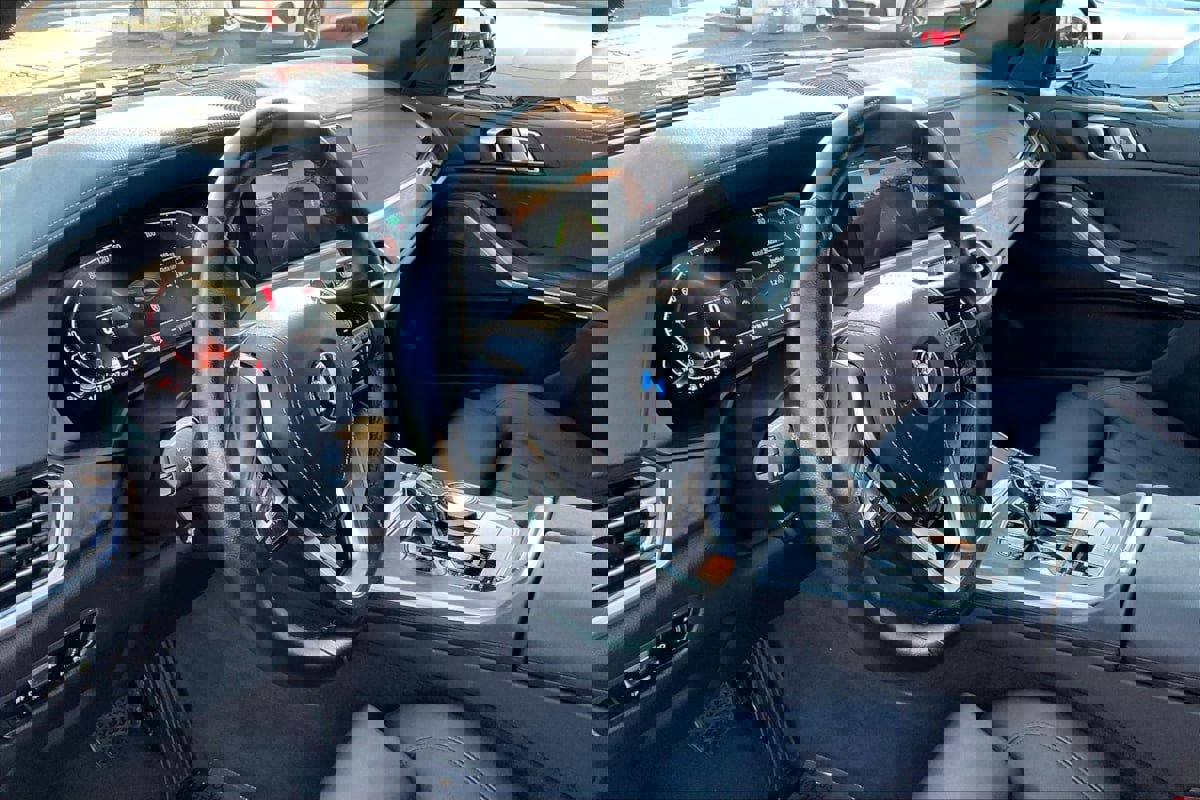 Used 2022 BMW X5 xDrive40i w/ Premium Package image 11