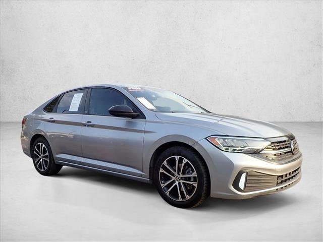 Used 2023 Volkswagen Jetta Sport image 5