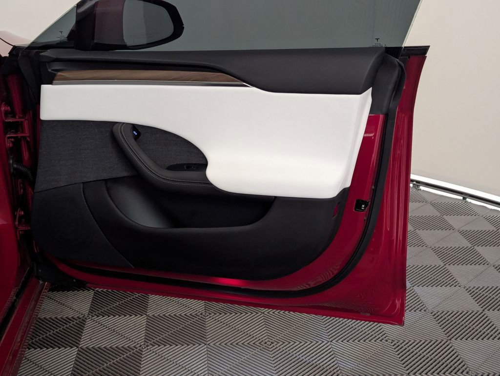 Used 2023 Tesla Model S Standard Range image 48