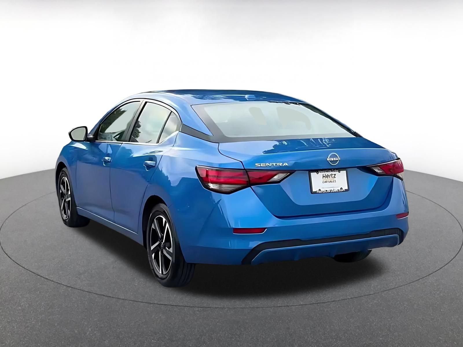 Used 2025 Nissan Sentra SV FWD image 9