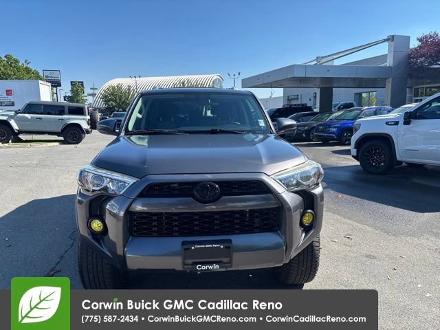 Used 2017 Toyota 4Runner SR5 AWD/4WD image 3
