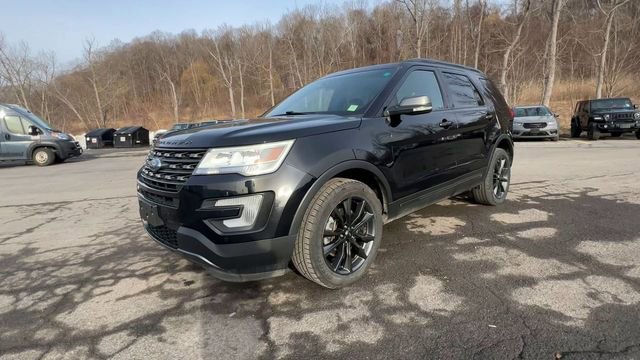 Used 2017 Ford Explorer XLT w/ Equipment Group 202A image 5