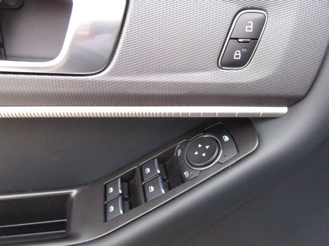Used 2025 Ford Explorer ST-Line AWD/4WD image 17