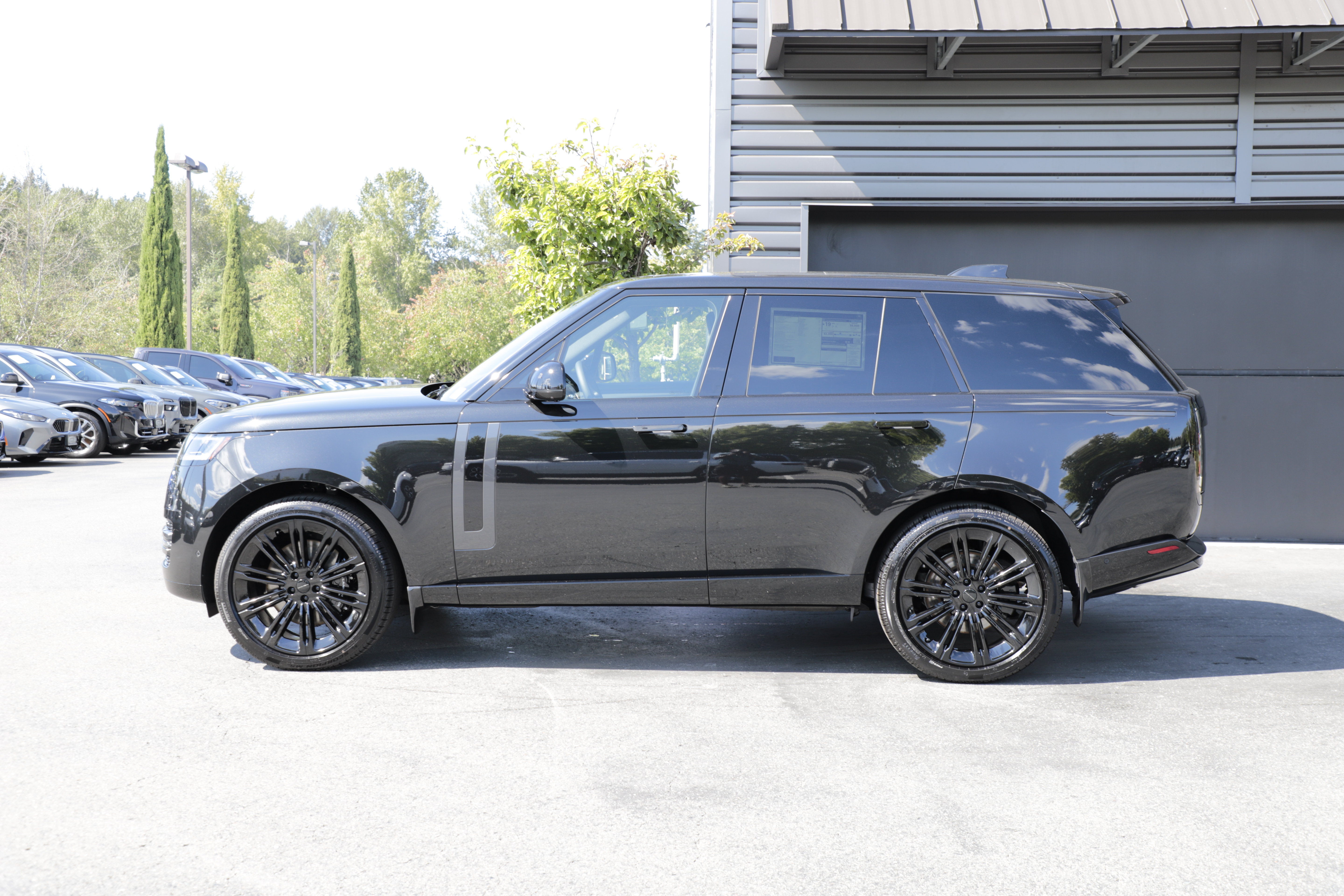 New 2026 Land Rover Range Rover SE AWD/4WD image 5