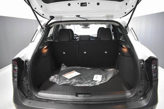 Certified 2025 Nissan Kicks SR image 29