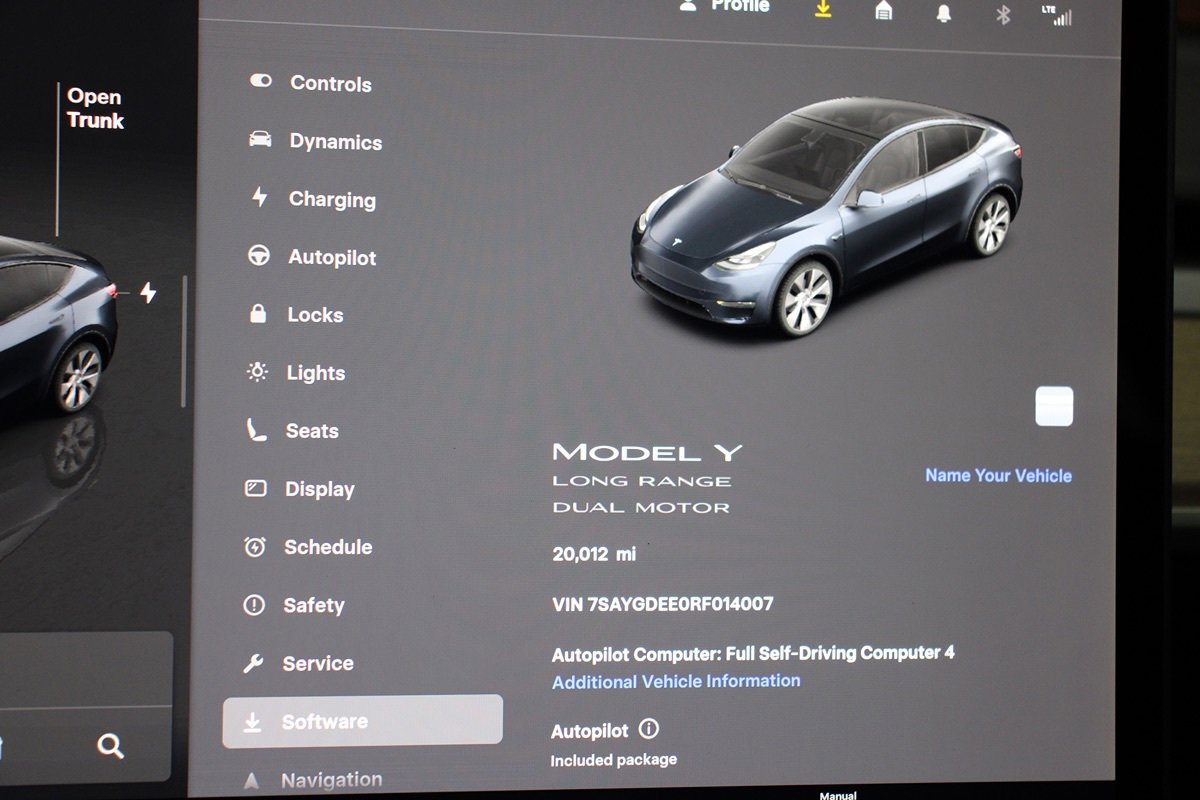 Used 2024 Tesla Model Y Long Range AWD/4WD image 19