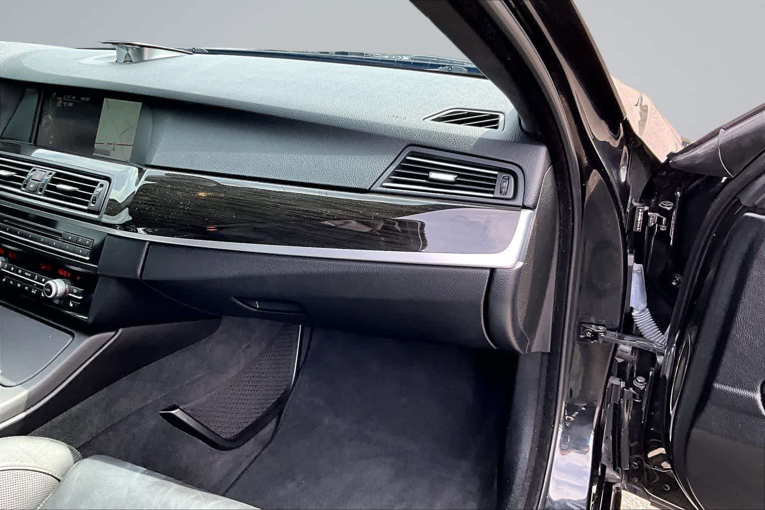 Used 2013 BMW M5 RWD image 24