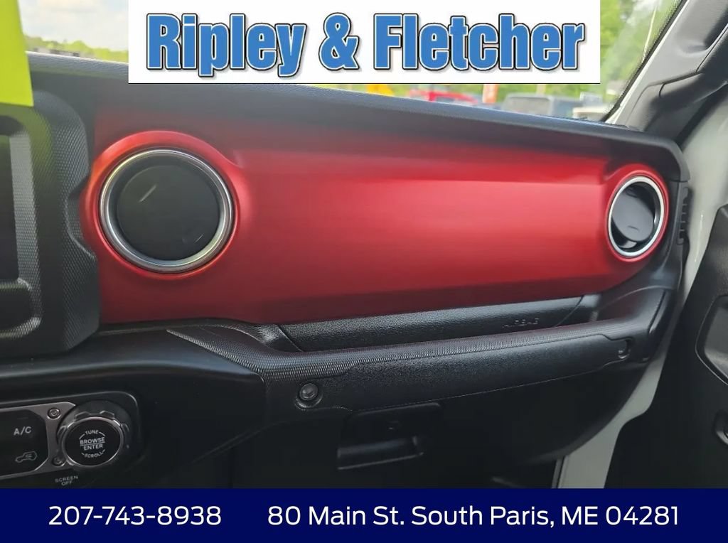 Used 2021 Jeep Gladiator Rubicon w/ Cold Weather Group AWD/4WD image 12