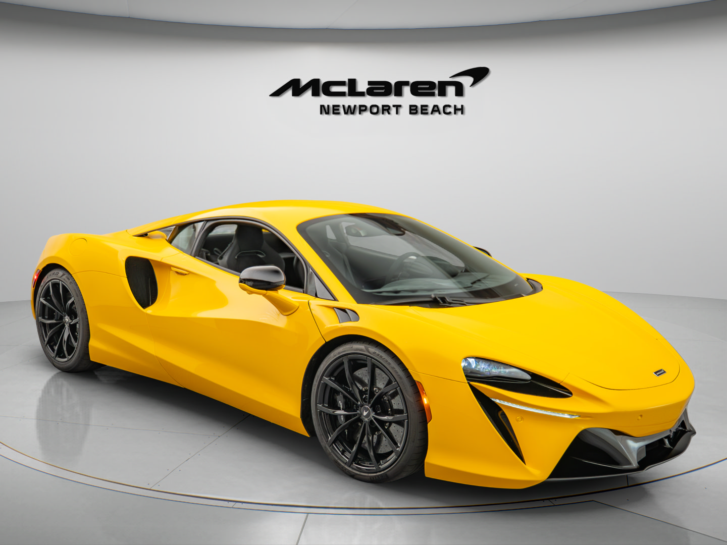 Used 2024 McLaren Artura RWD video 1