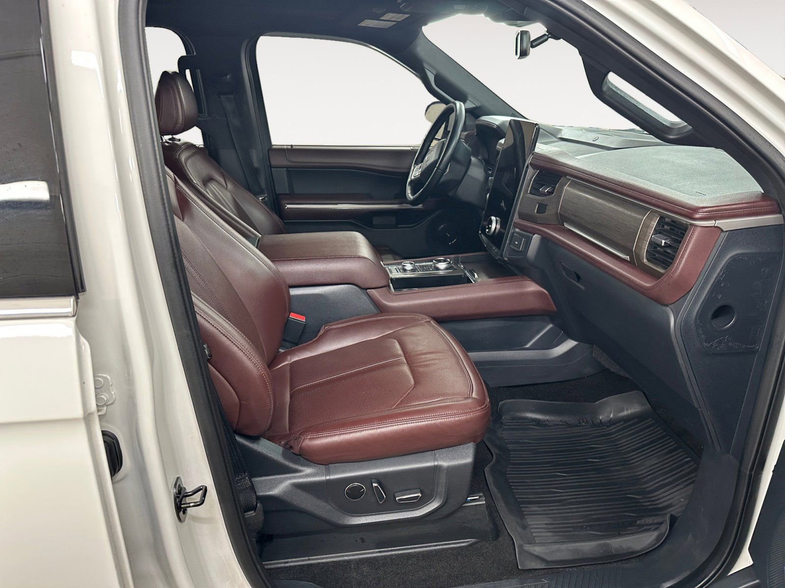 Used 2022 Ford Expedition Max Limited image 13