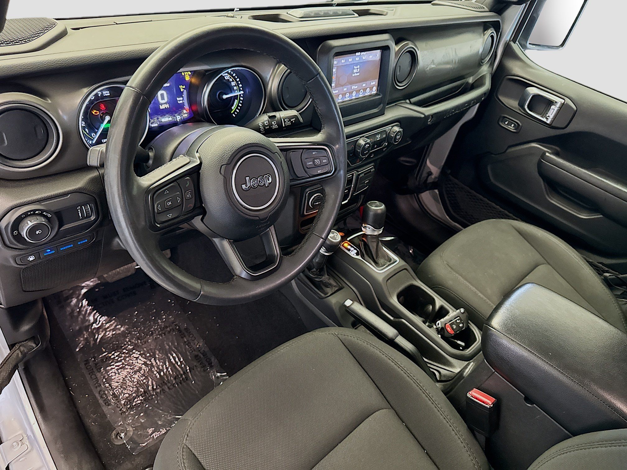 Used 2023 Jeep Wrangler Unlimited w/ Cold Weather Group AWD/4WD image 7