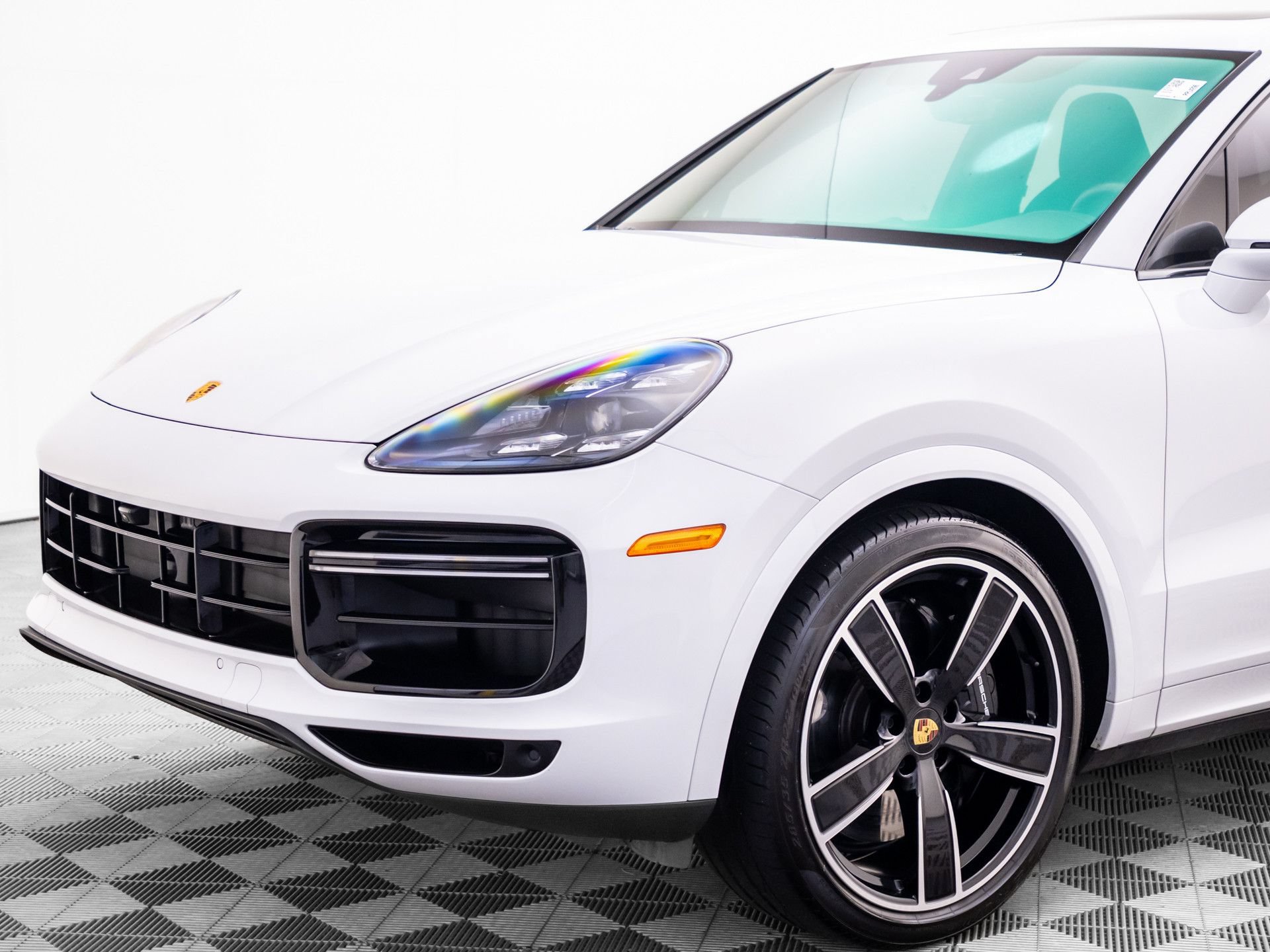 Certified 2023 Porsche Cayenne Turbo AWD/4WD image 43