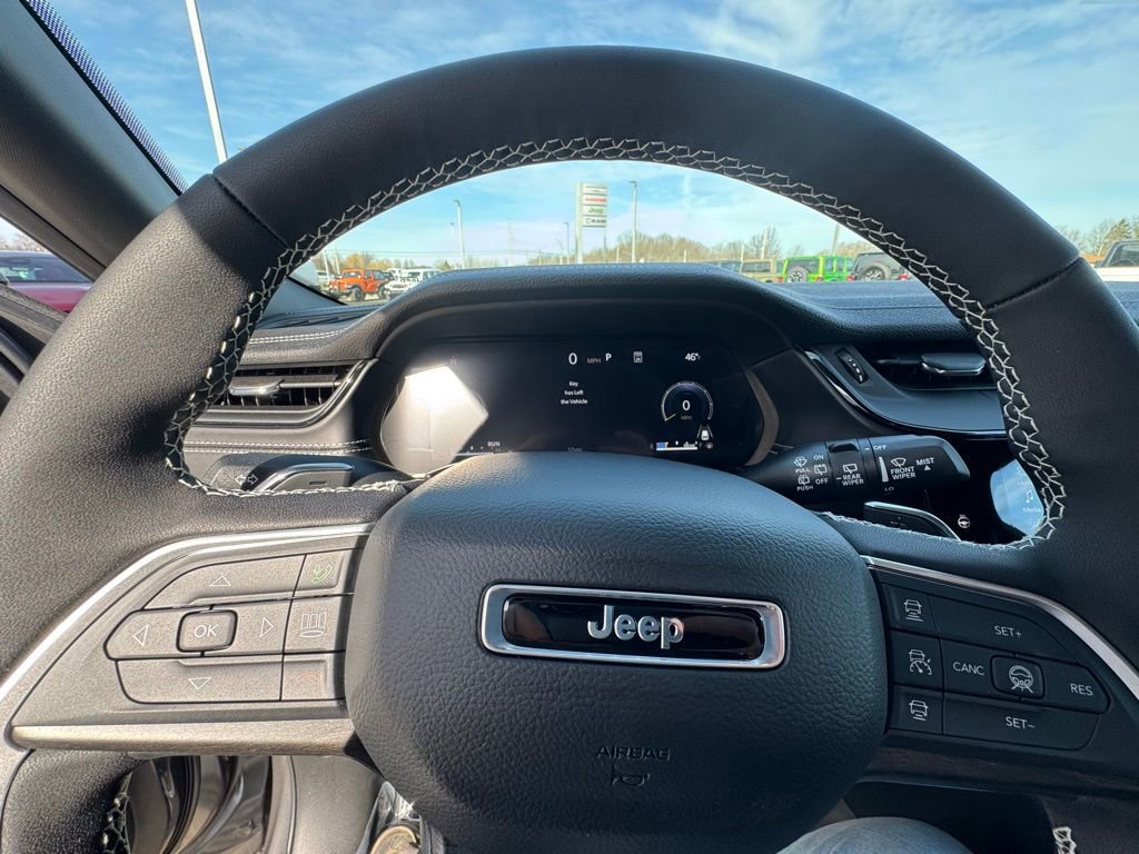 New 2026 Jeep Grand Cherokee Limited AWD/4WD image 13