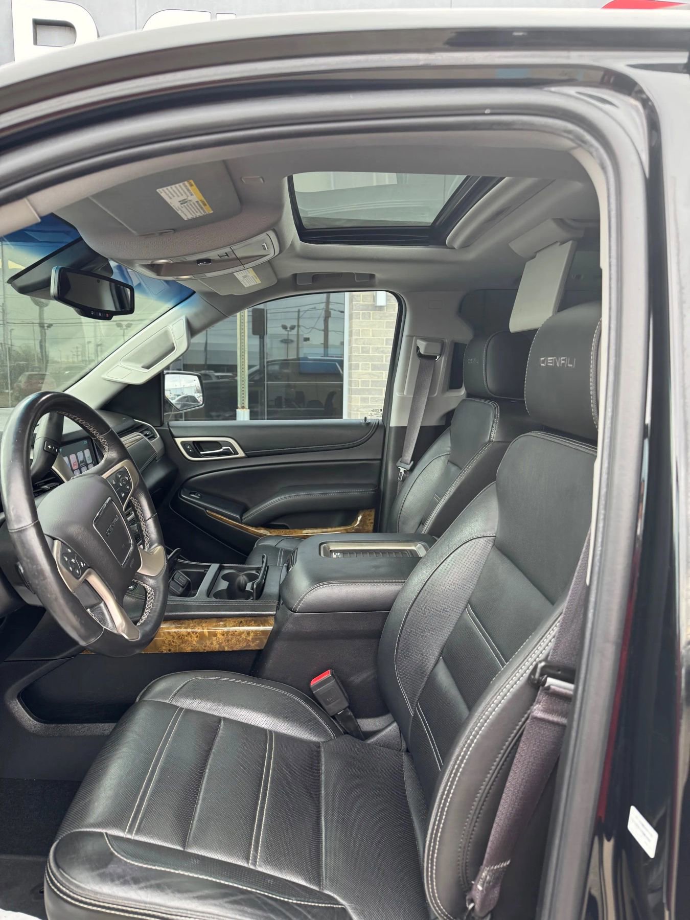 Used 2017 GMC Yukon Denali w/ Open Road Package image 9