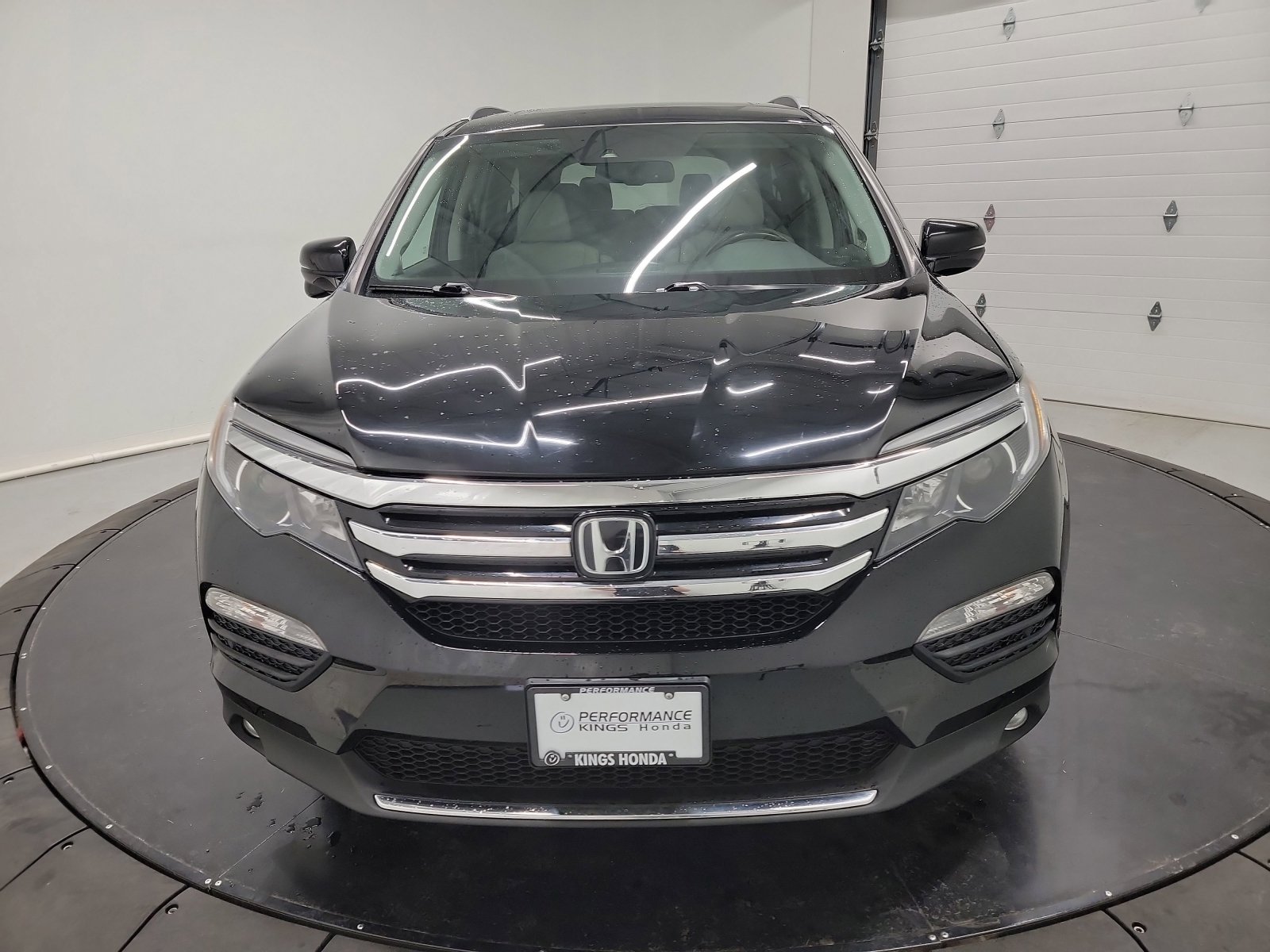 Used 2016 Honda Pilot Touring image 2