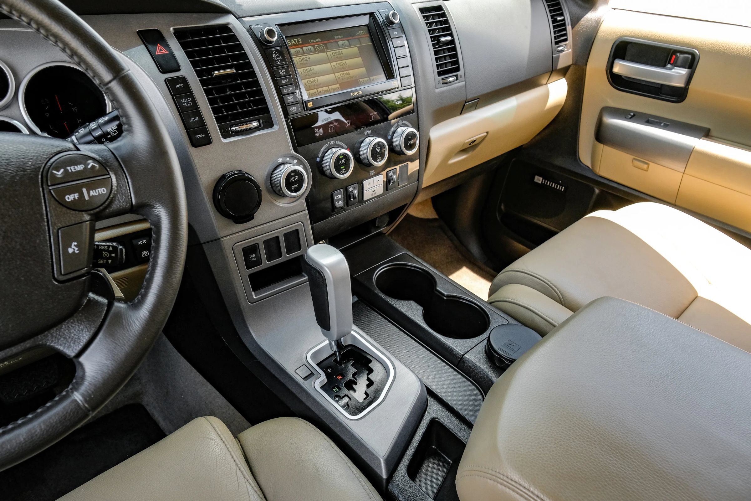 Used 2011 Toyota Sequoia Limited RWD image 20