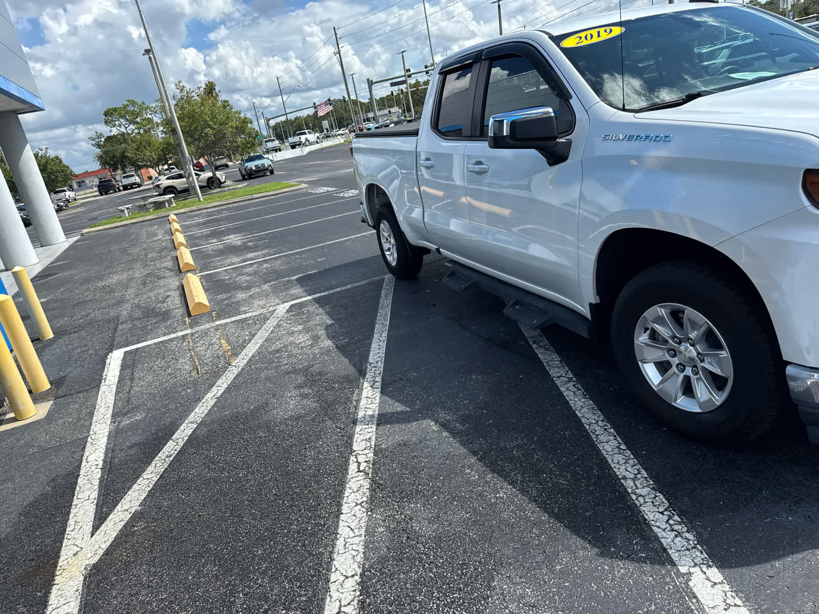 Used 2019 Chevrolet Silverado 1500 LT w/ All-Star Edition RWD image 3