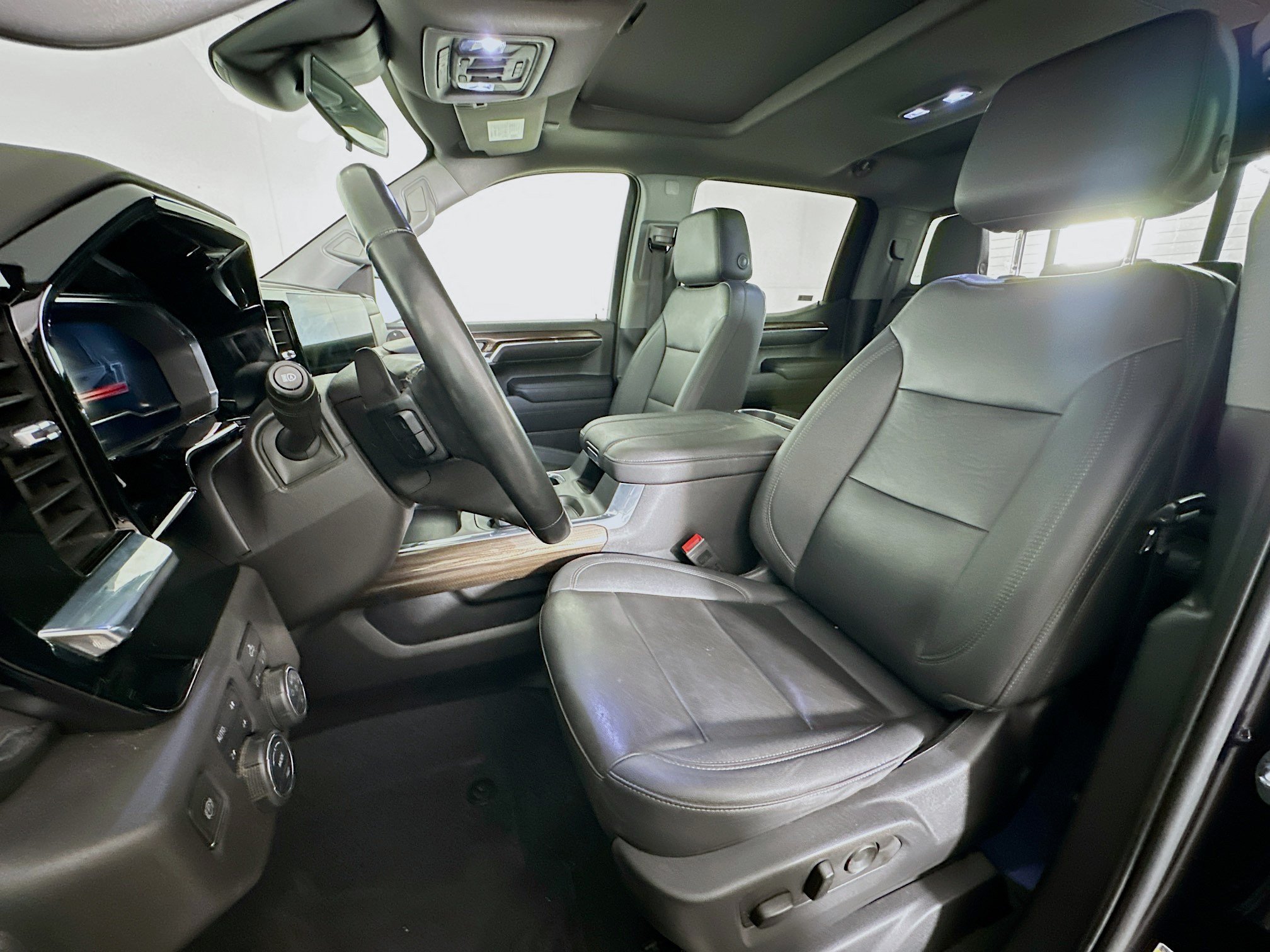 Used 2023 Chevrolet Silverado 1500 RST AWD/4WD image 13
