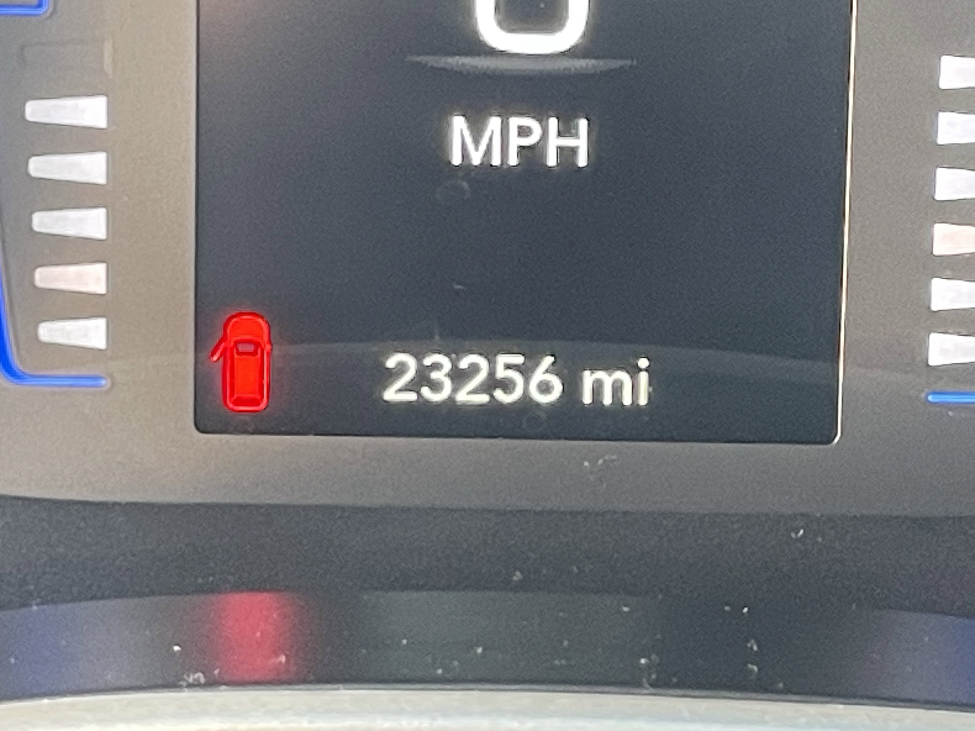 Used 2022 Chrysler Voyager LX image 22